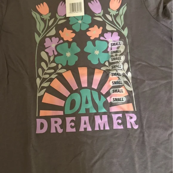 Graphic Juniors Tshirts Bundle - Picture 2 of 3